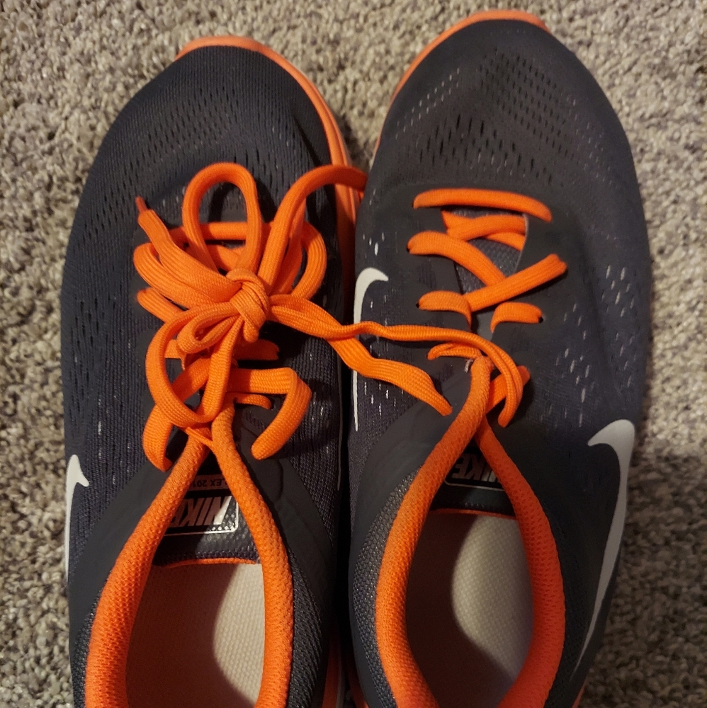 NIKE flex 2016 running shoes